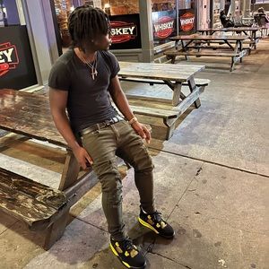 Meet your Posher, Adrian